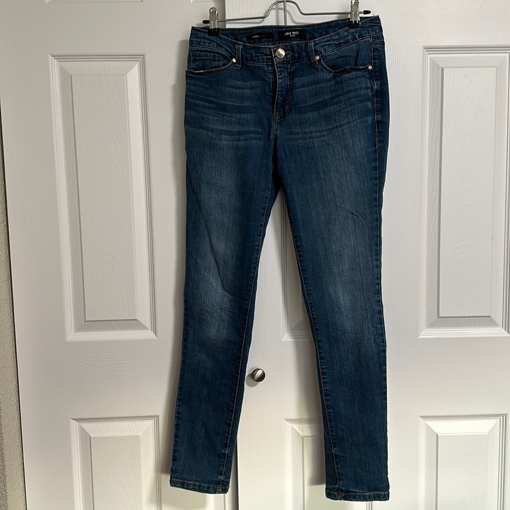 Nine west skinny/straight leg jeans. Size 6.
